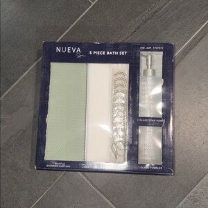 NEW! Nueva Spa 5 piece bath set, Green